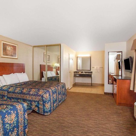 Travelodge by Wyndham Hemet CA Eksteriør billede
